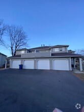 Building Photo - 12652 E Warren Dr