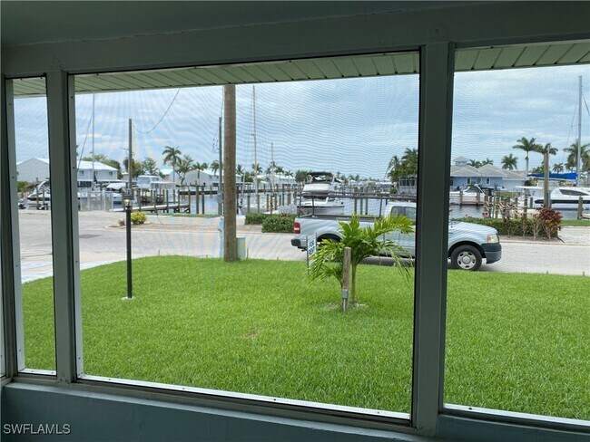 Foto del edificio - 12100 Siesta Dr