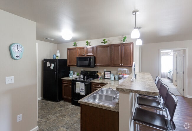 4BR, 4BA - 1696 SF - Lark West Lafayette Apartments