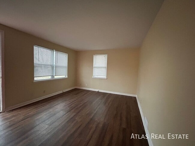 Foto del edificio - 4805 NW Homestead Rd