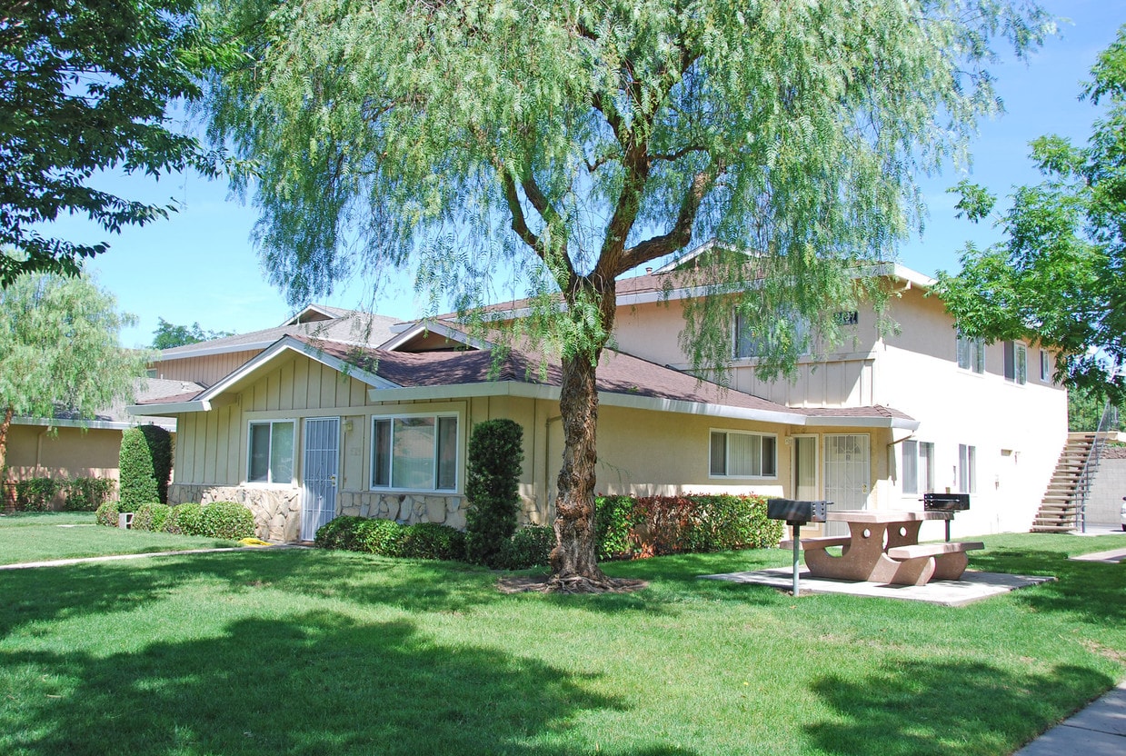 Whispering Woods Apartments in Modesto, CA