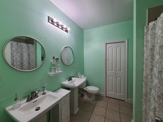Foto del edificio - 2639 N Galvez St