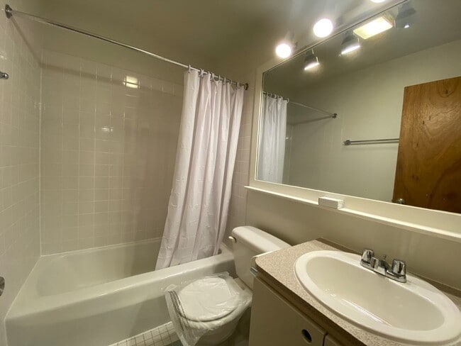 Interior Photo - Hollywood Beach