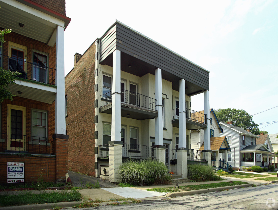 Primary Photo - 1498 Winchester Ave