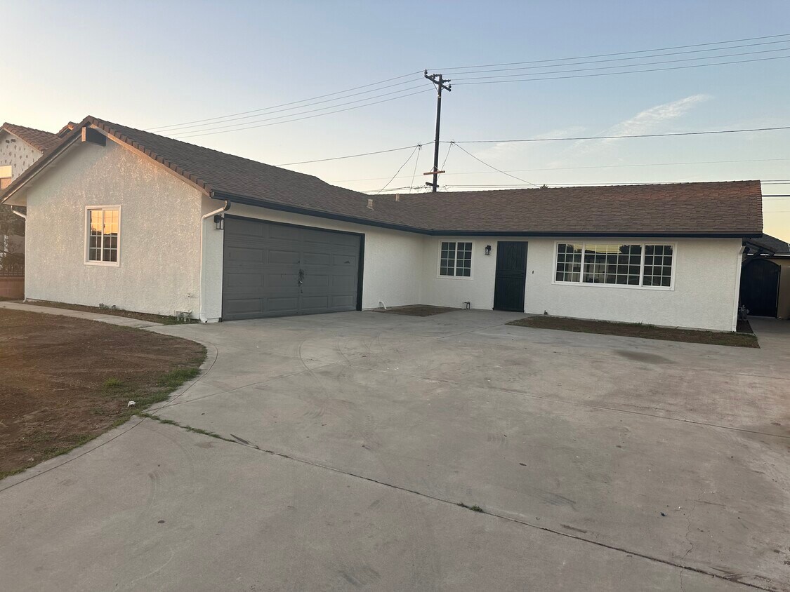 Primary Photo - 451 La Canada Ave