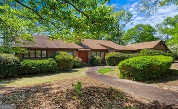 Building Photo - 425 Audubon Cir