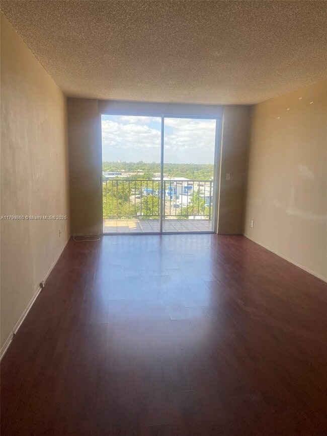 Foto del edificio - 1465 NE 123rd St