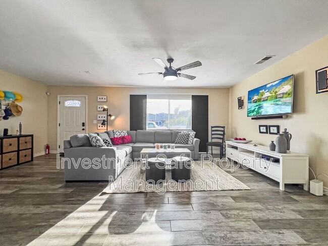 Foto del edificio - 1043 3rd St