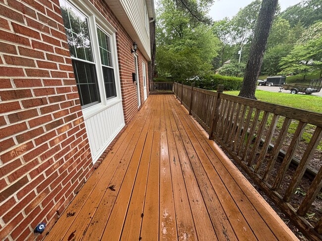 Building Photo - Charming 4 Bedroom 1.5 Bathroom Colonial S...