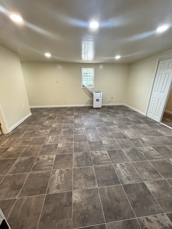 Building Photo - 1794 John Branch Rd