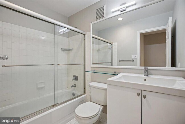 Foto del edificio - 1620 Beekman Pl NW