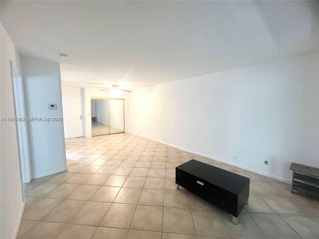 Foto del edificio - 3115 Oakland Shores Dr