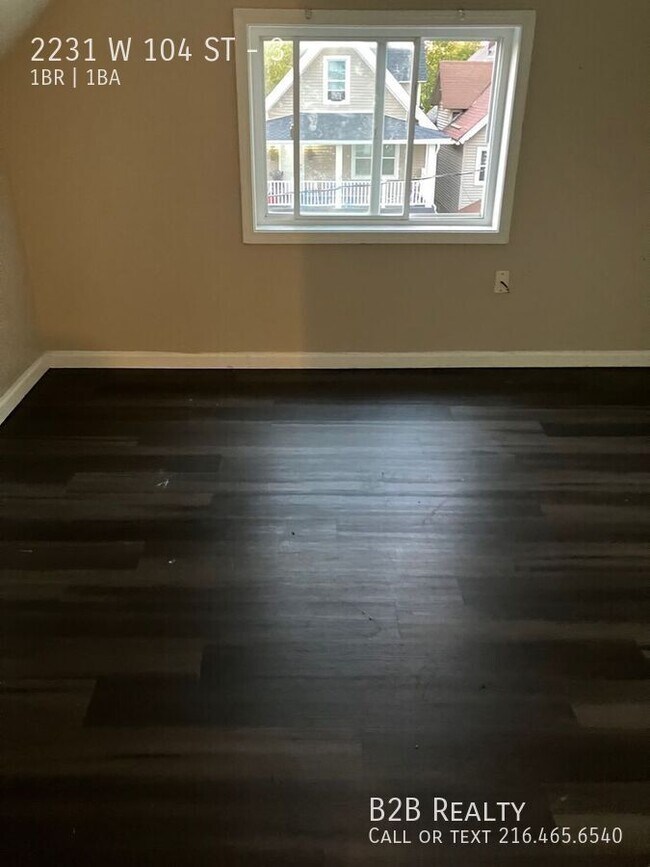 Building Photo - 2231 W 104th St