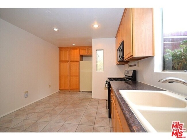 Foto del edificio - 429 S Orange Dr