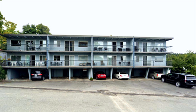 Building Photo - 12 Rosehill St