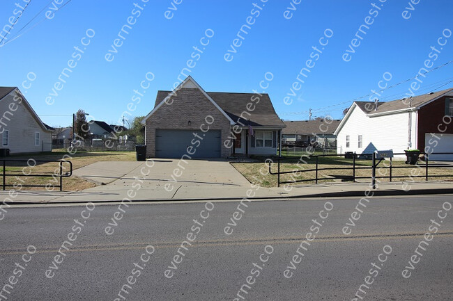 Building Photo - 3 bed / 2 bath home