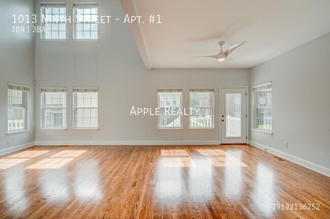 Building Photo - 1013 Ninth Street-Apt. #1