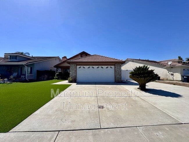 Building Photo - 27081 School Park Dr
