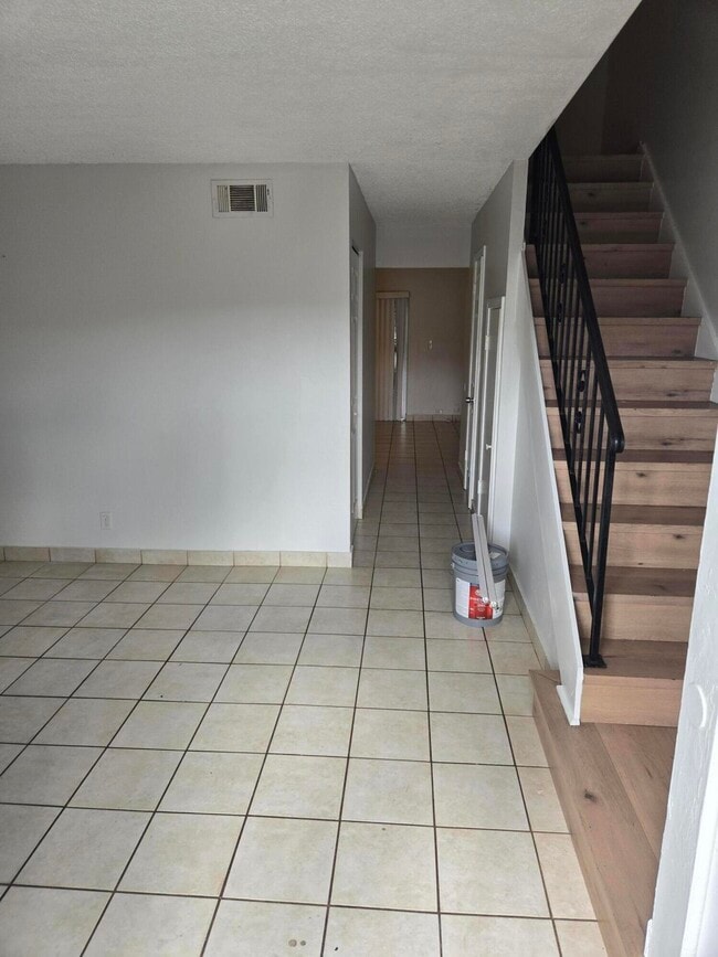 Building Photo - 3714 SW 60th Terrace