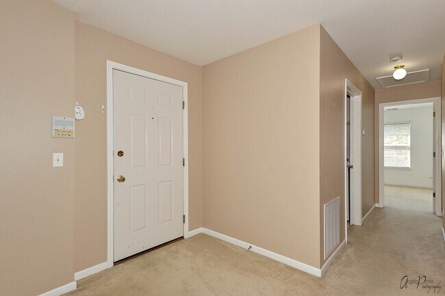 Foto del edificio - 1187 N Red Oak Cir