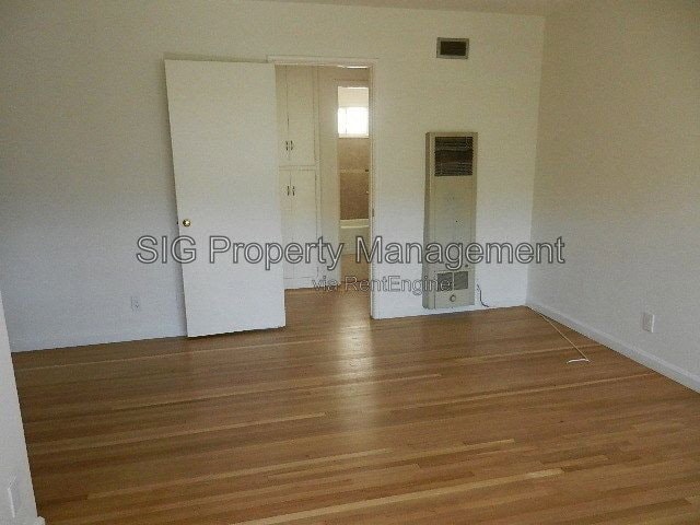 Building Photo - 1702 W Victory Blvd