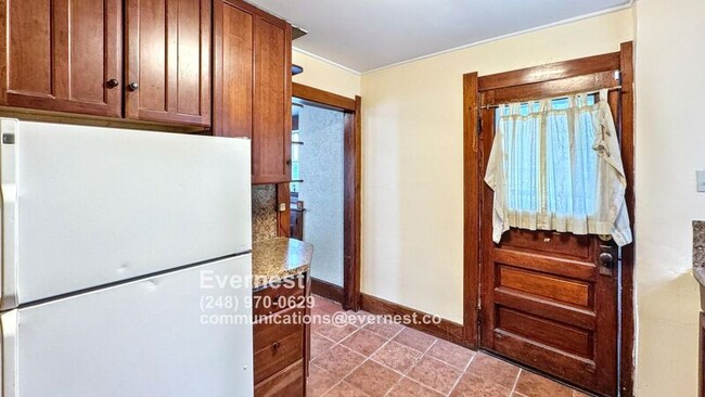 Foto del edificio - 2346 Ward St