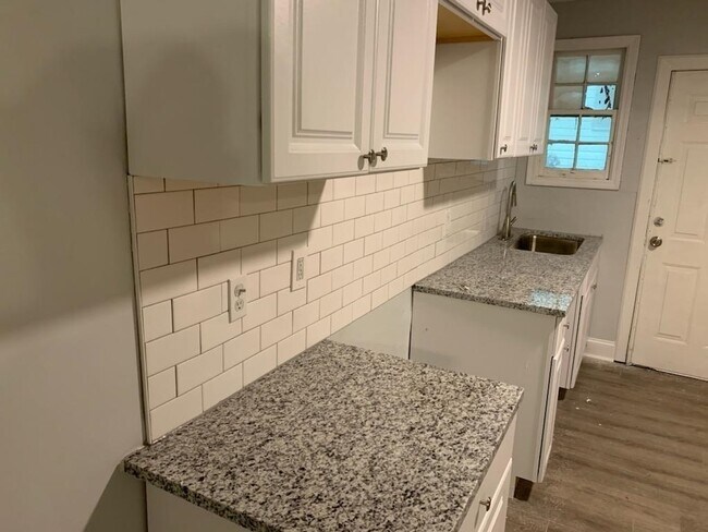 Foto del edificio - 1220 Byewood Ln SW