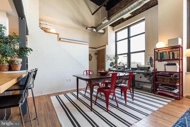 Building Photo - 849 S 7th St