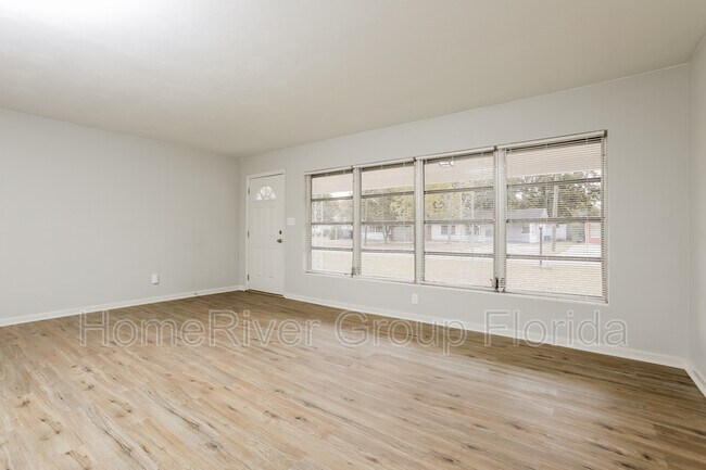 Foto del edificio - 709 Piedmont Dr SE