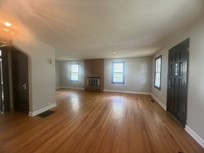 Foto del edificio - 515 W Southside Blvd