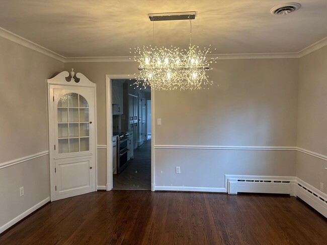 Building Photo - Alexandria/Braddock Heights - 2405 Crest S...