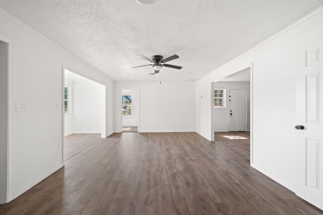 Foto del edificio - Updated 3/2, Minutes from TTU & Medical Di...