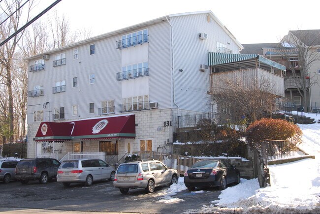 Foto del edificio - 131 Acres Rd