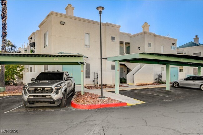 Foto del edificio - 7100 W Pirates Cove Rd