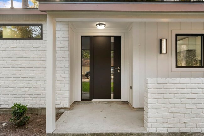 Building Photo - 2610 N Red Cedar Cir