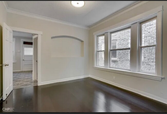 Foto del edificio - 2521 N Springfield Ave