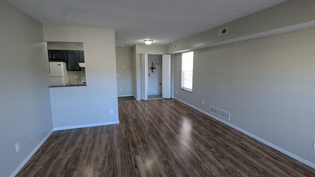 Building Photo - MN Cedar Village (859)