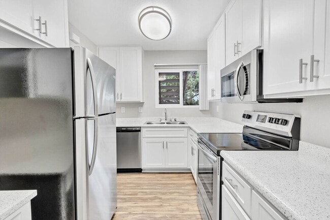 Interior Photo - Grossmont Bluffs