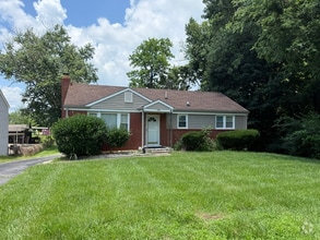 Building Photo - 230 Clearview Dr