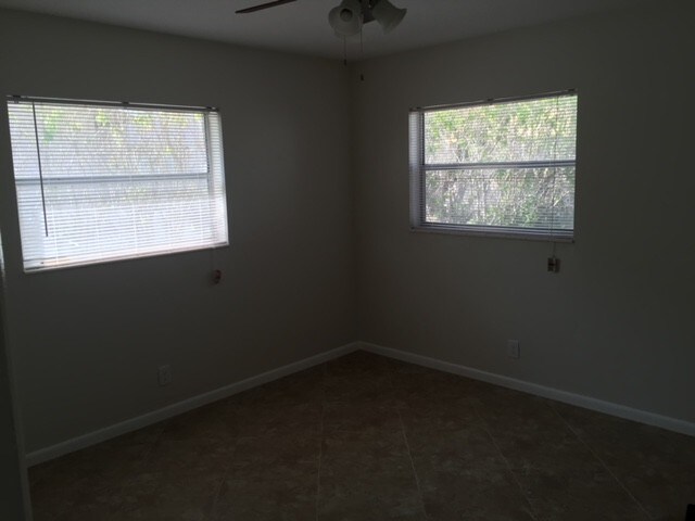 Foto del edificio - 521 NE 18th St