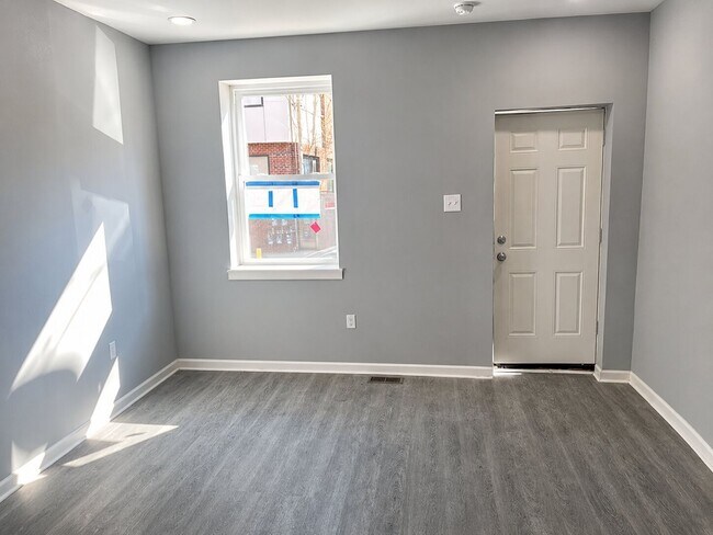 Foto del edificio - 3BR Trinity Home with Central Air in Olde Kensington