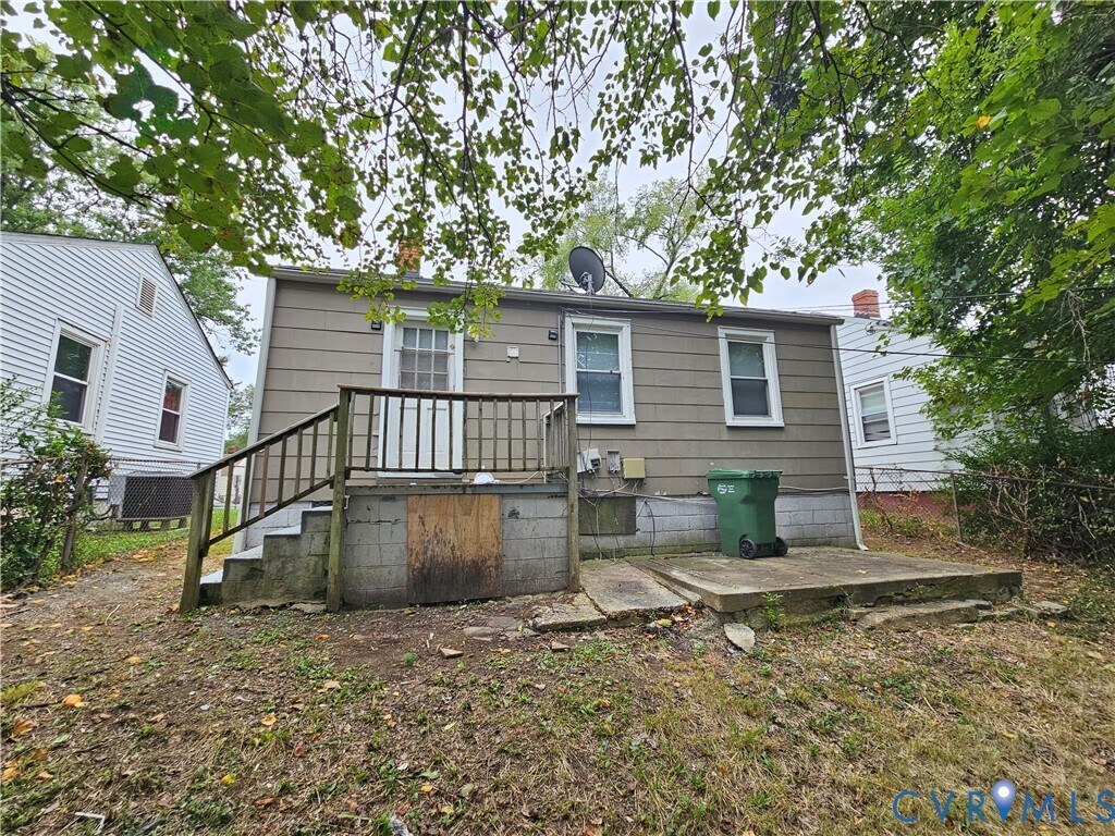 Foto principal - 1116 E 15th St