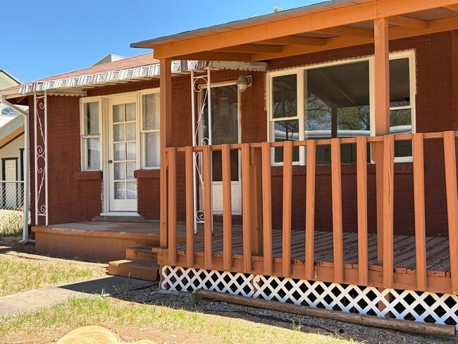 Foto del edificio - 2 bed 1 bath home
