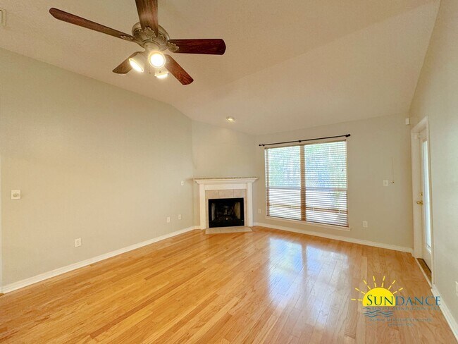 Foto del edificio - Cul-de-Sac Charm: Beautiful 4 Bedroom Home...