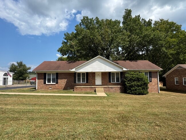 Duplex front - 307 Pleasant Dr