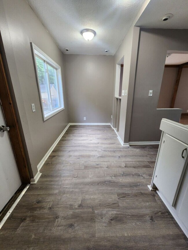 Foto del edificio - Three Bedroom Single Family Home!