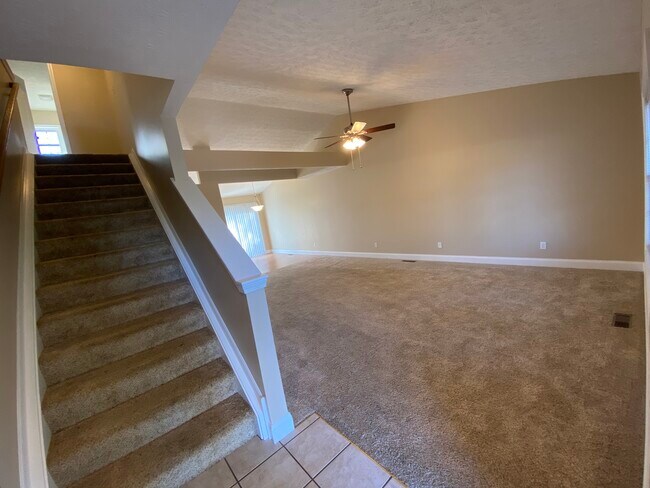 Great room - 1338 Easy St