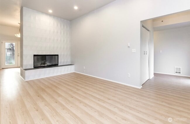 Building Photo - 10914 108th St SW