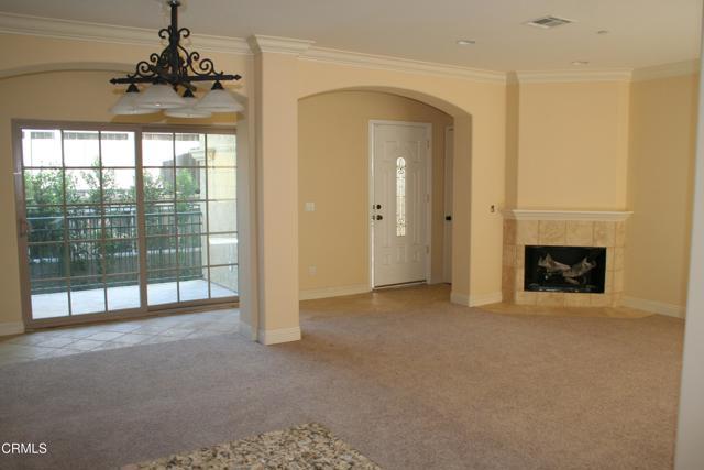 Foto del edificio - 2516 Montrose Ave