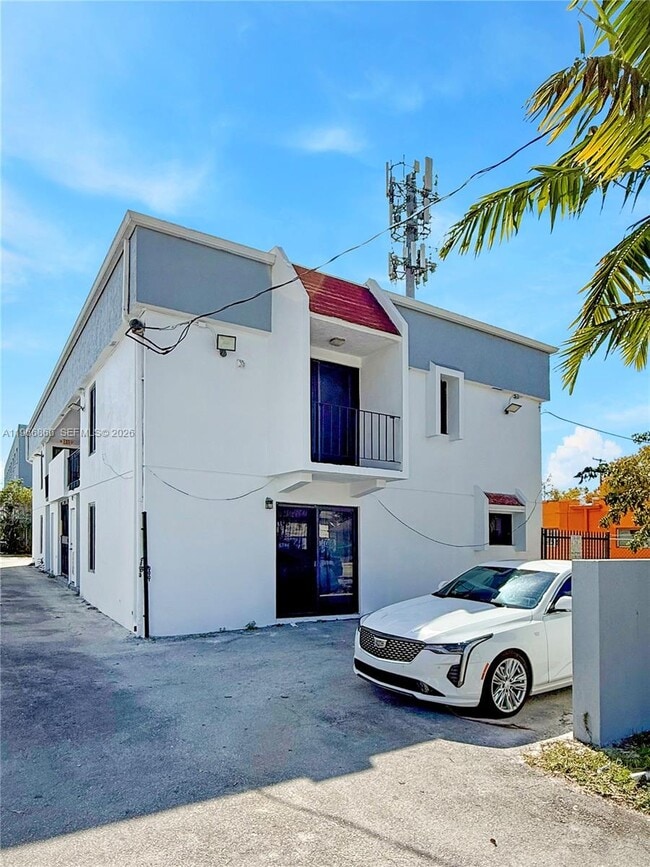 Foto del edificio - 852 SW 1st St